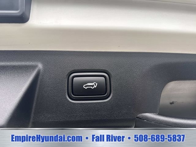 Used 2023 White Pearl Hyundai SEL image 8