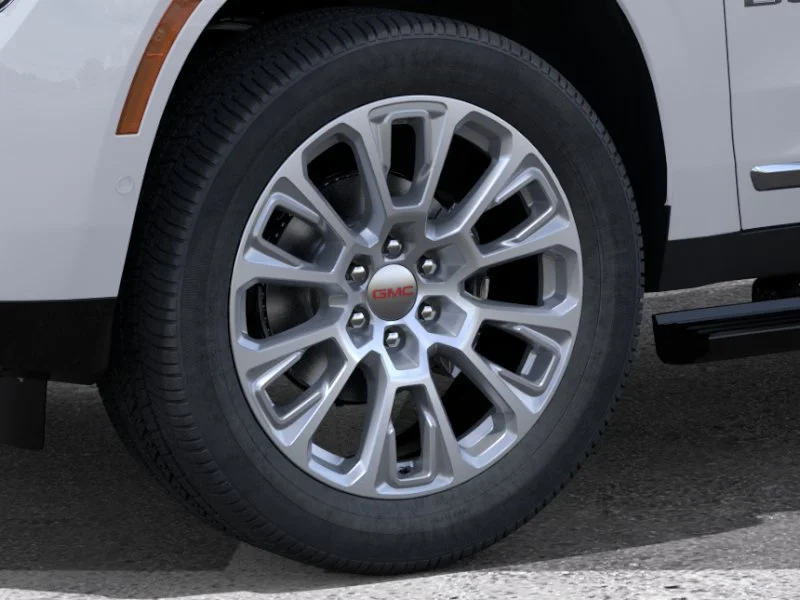 2026 GMC Yukon Denali - Photo 12