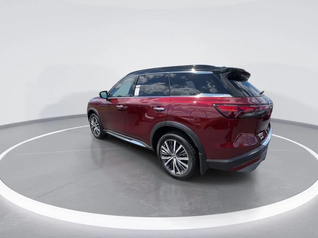 Used 2023 Red INFINITI Autograph image 6