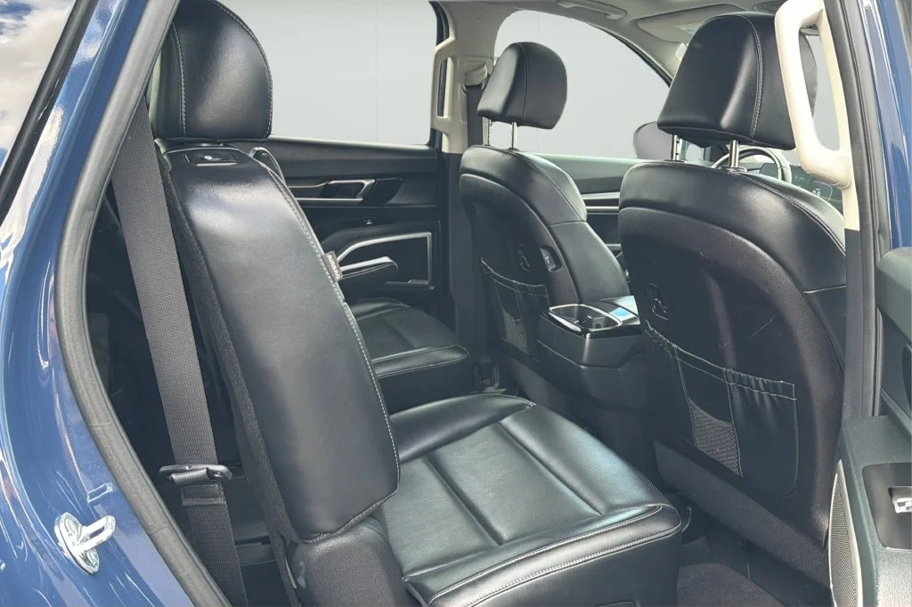 Used 2025 Black Kia S image 12