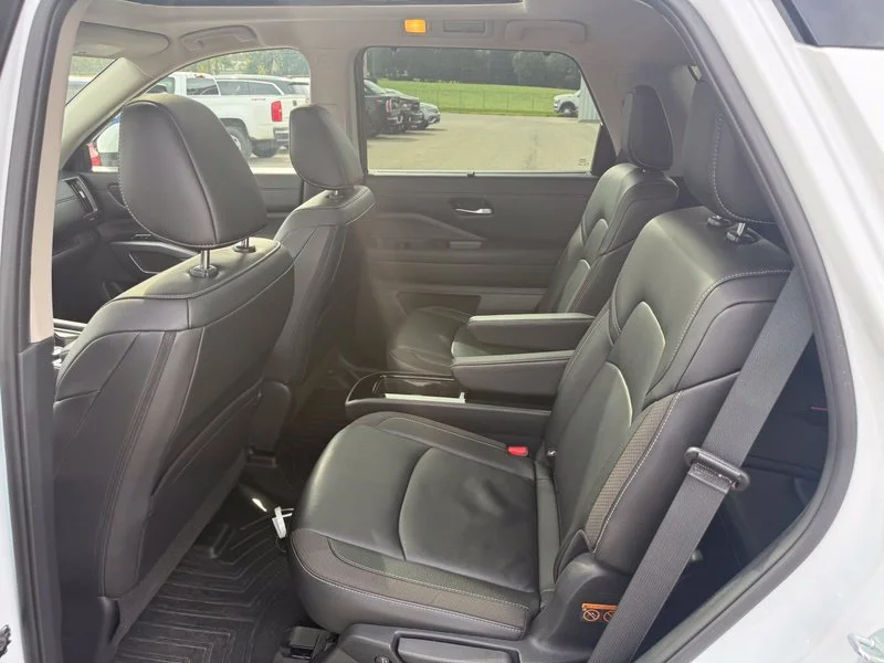Used 2025 White Nissan SL image 6