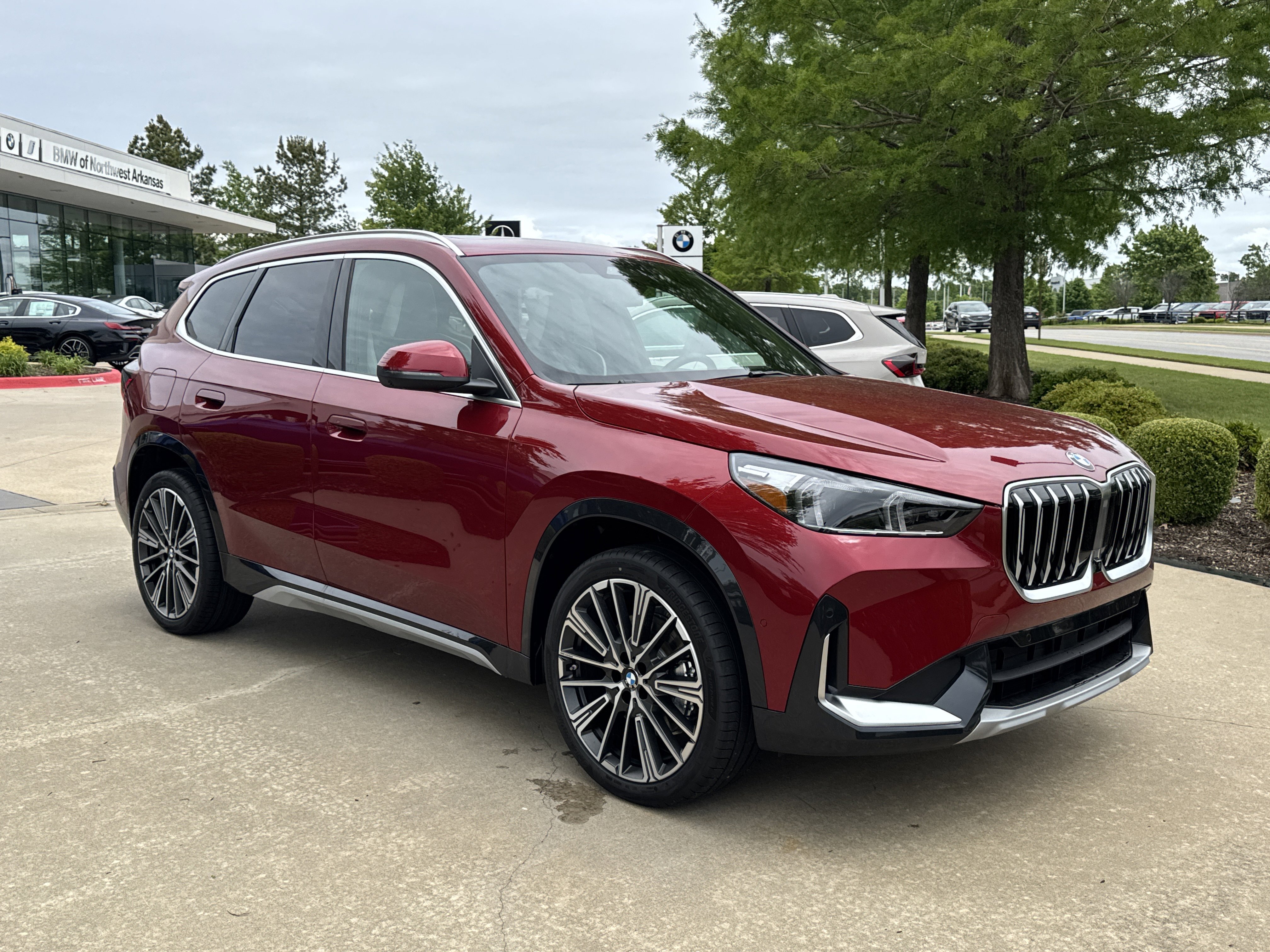 New 2026 VEGAS RED BMW xDrive28i image 6
