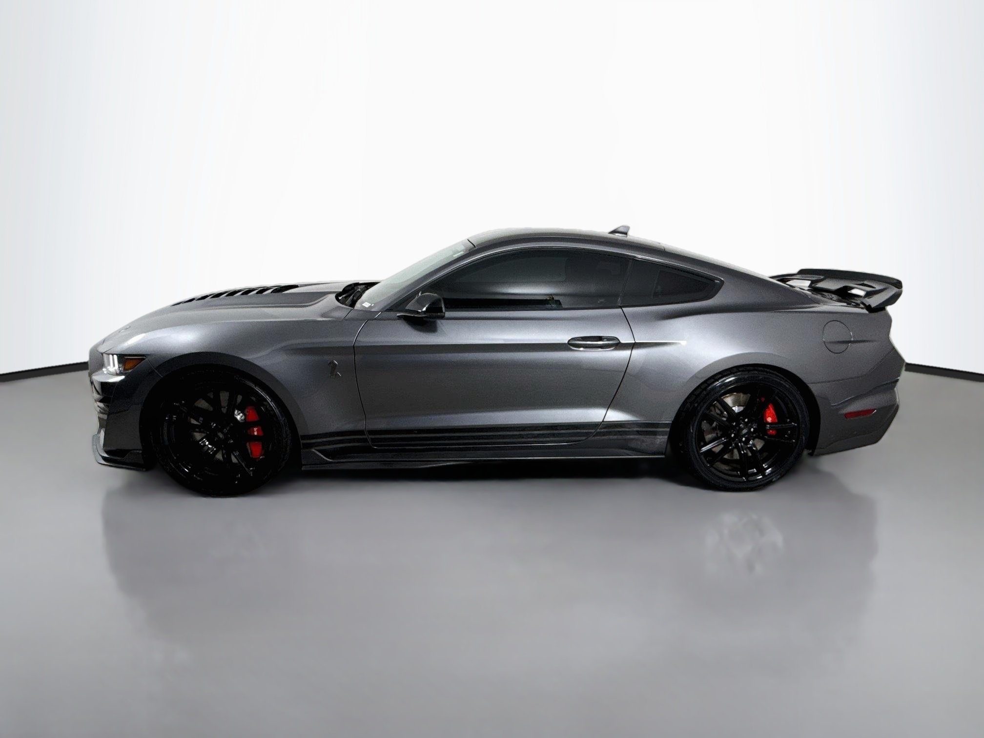 Used 2021 Carbonized Gray Metallic Ford Shelby GT500 image 9
