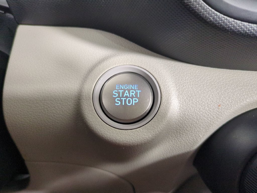 2025 Hyundai Venue SEL - Photo 45