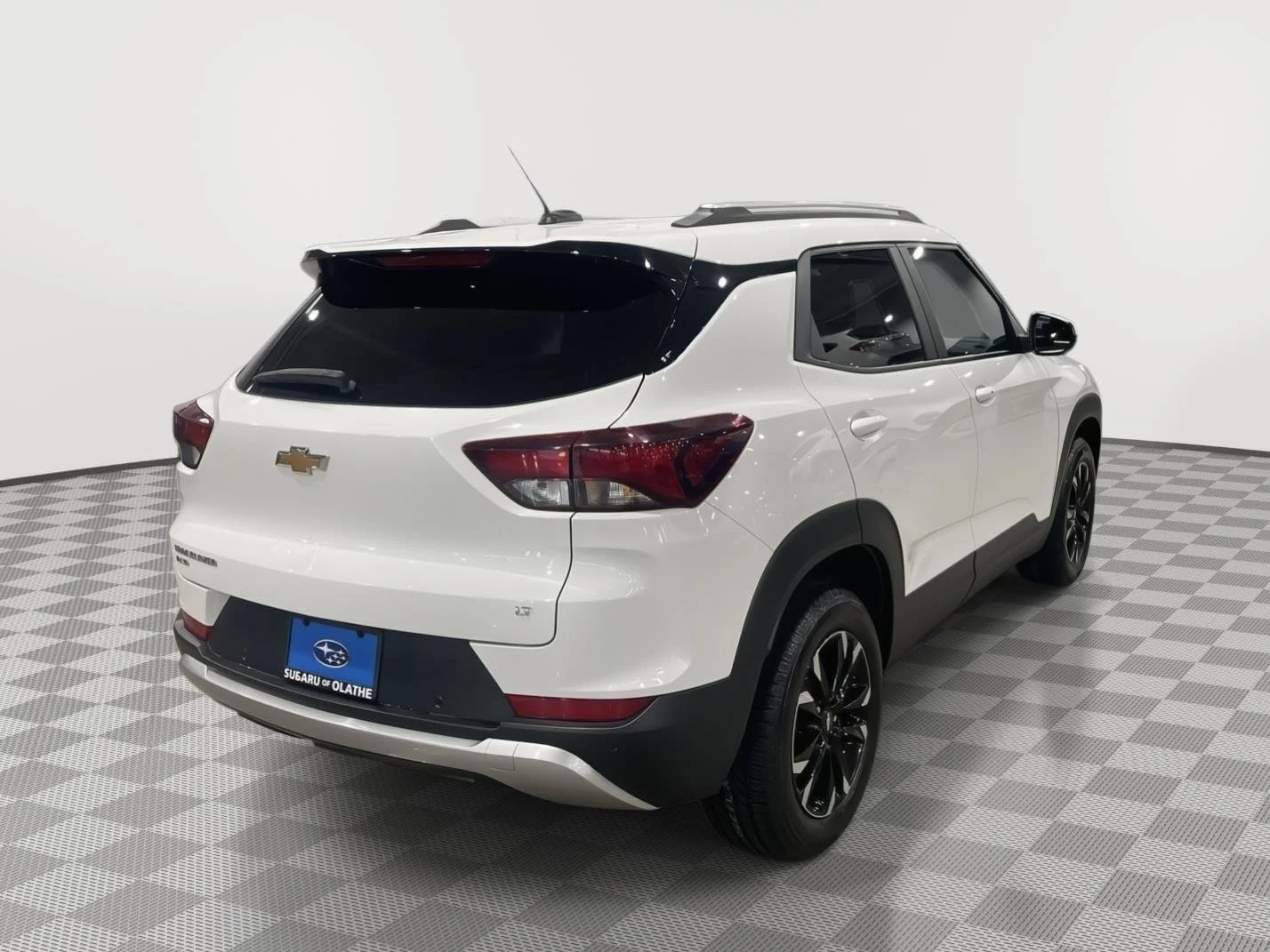 Used 2022 Summit White Chevrolet LT image 11
