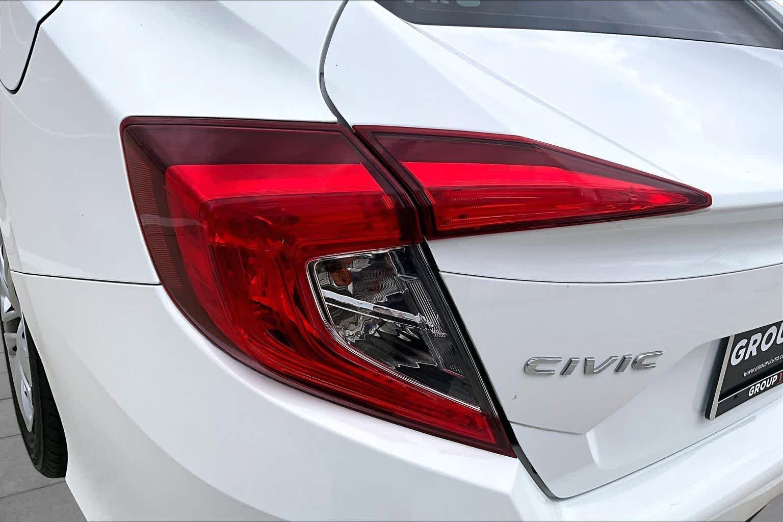 Used 2017 Taffeta White Honda LX image 27