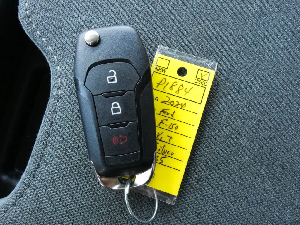 Used 2024 Silver Ford XLT image 31