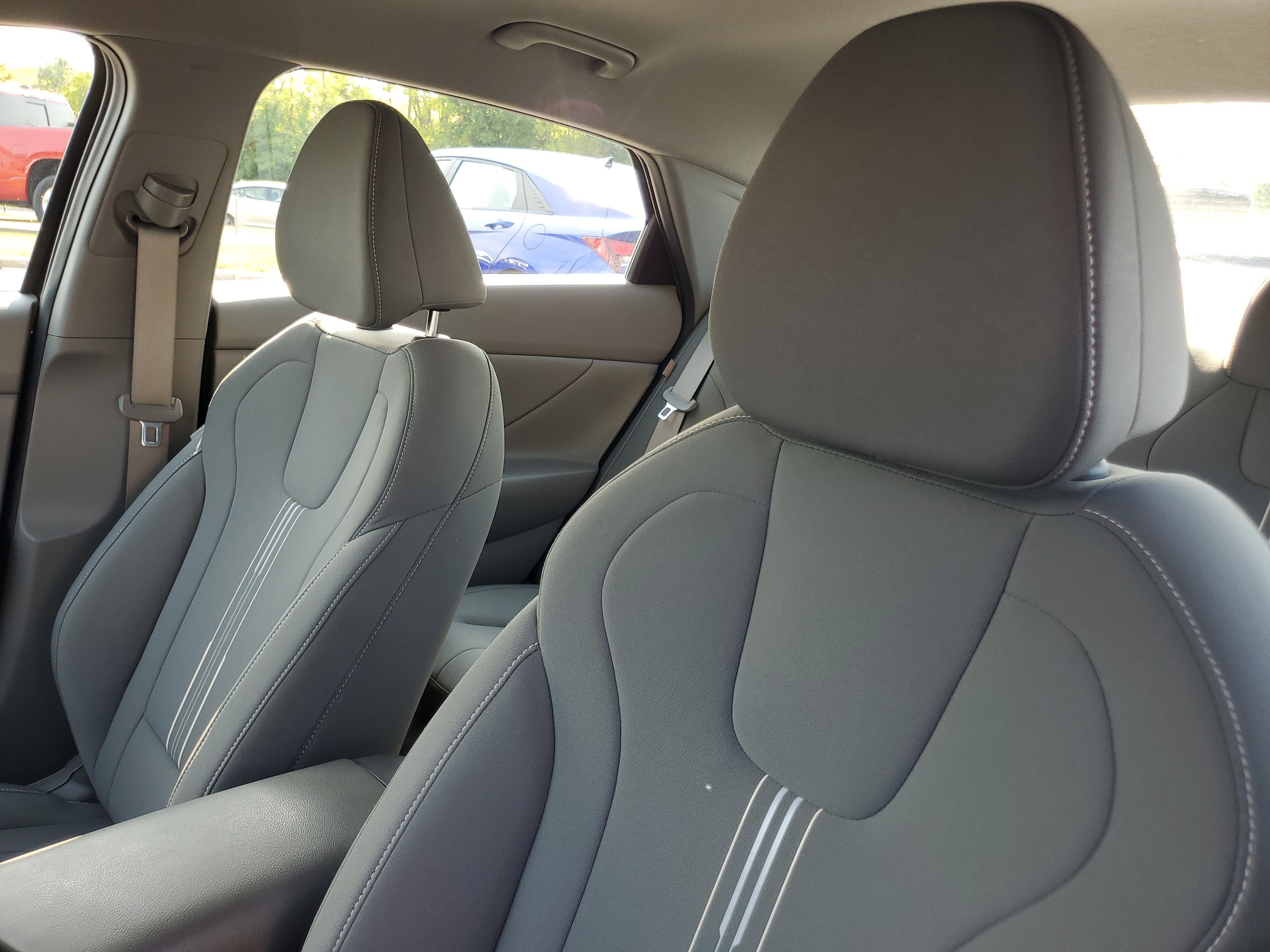 Used 2024 Abyss Black Hyundai SEL image 18