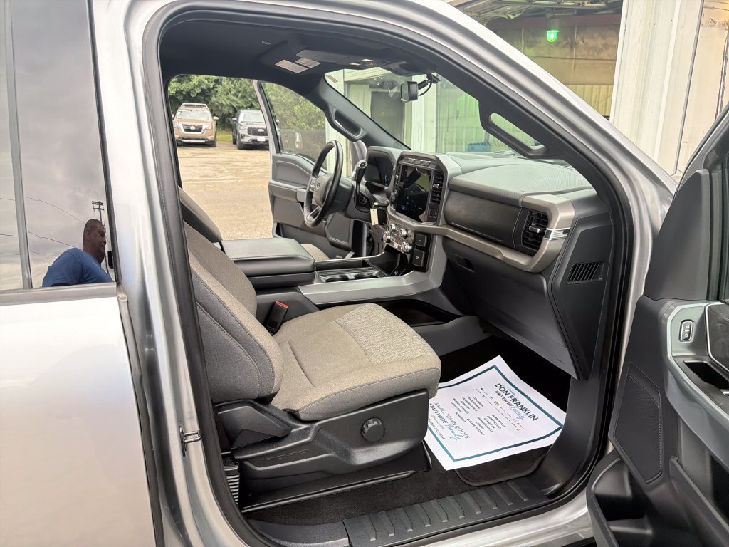 Used 2024 Silver Ford XLT image 22