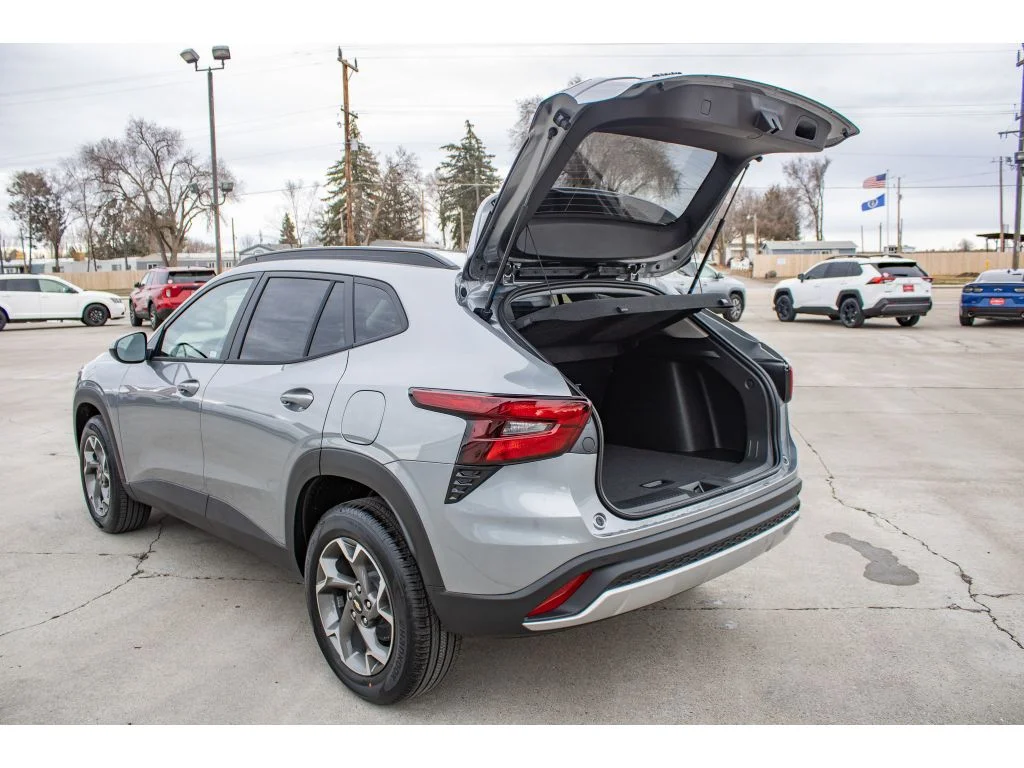 2026 Chevrolet Trax LT - Photo 9
