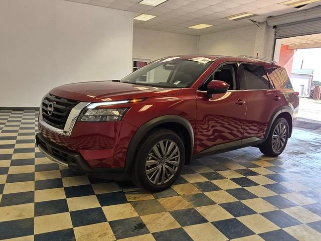 Used 2025 Red Nissan SL image 3