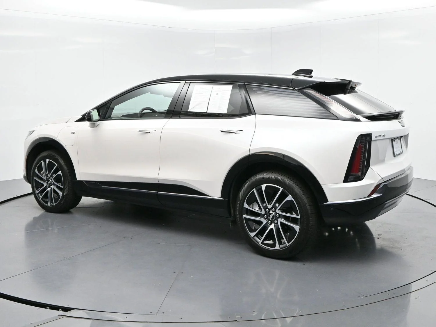 Used 2025 Crystal White Tricoat Cadillac Sport 1 image 5