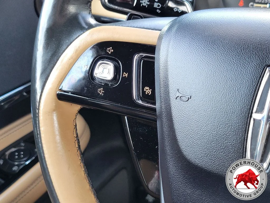 Used 2021 Blue Lincoln Reserve image 29