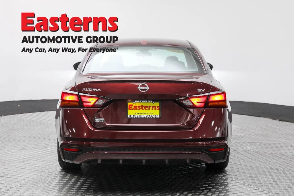 Used 2023 Red Nissan 2.5 SV image 6