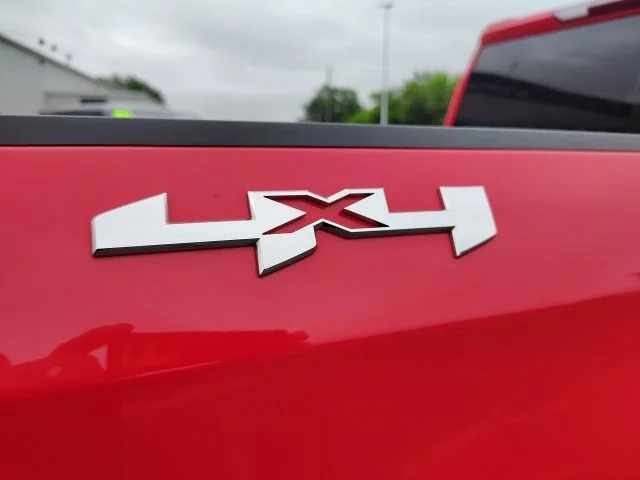 Used 2023 Red GMC Elevation image 28