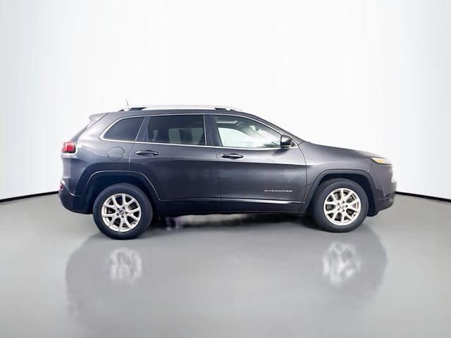 Used 2016 Gray Jeep Latitude image 8