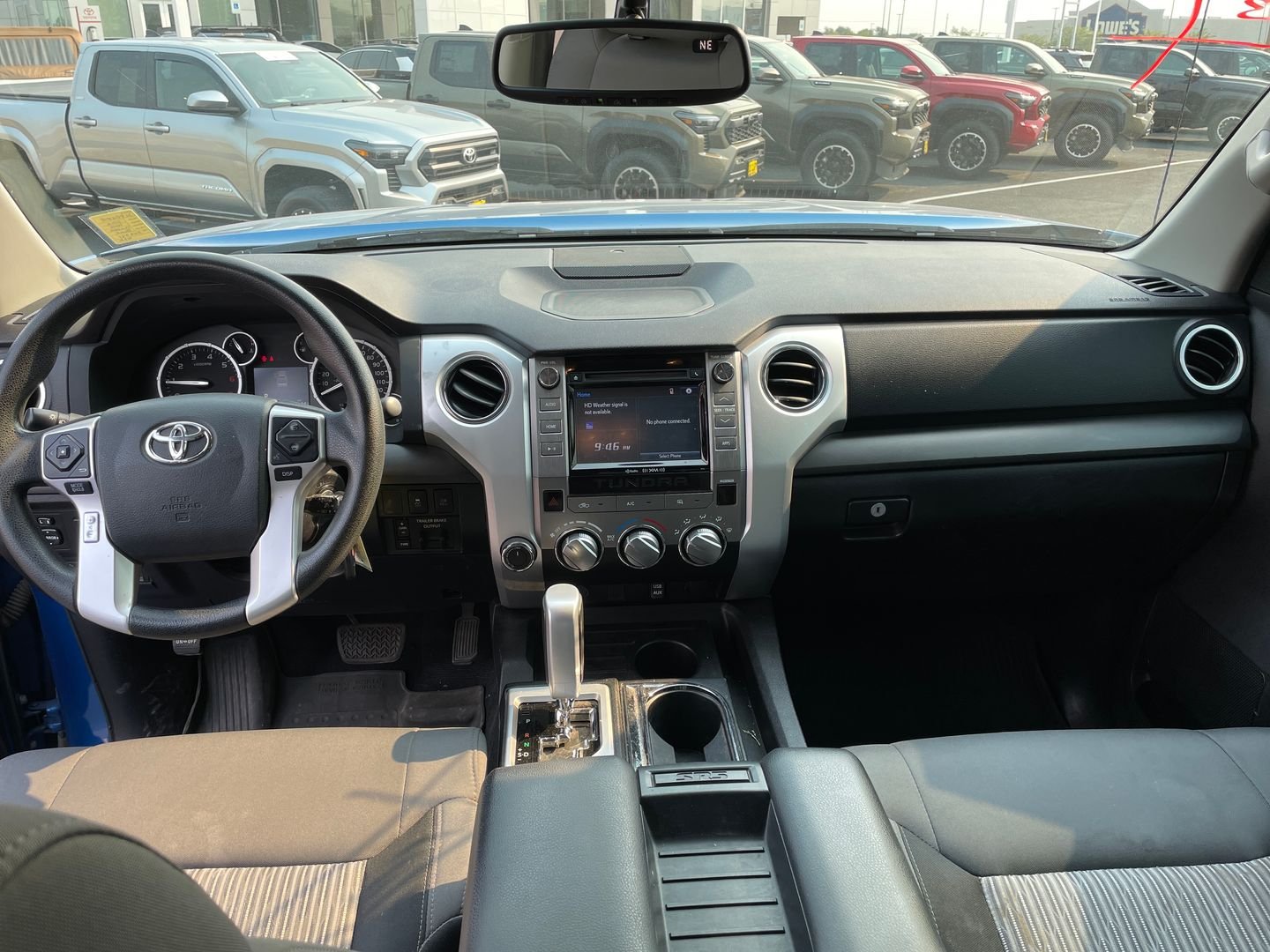 Used 2016 Blue Toyota SR5 image 11