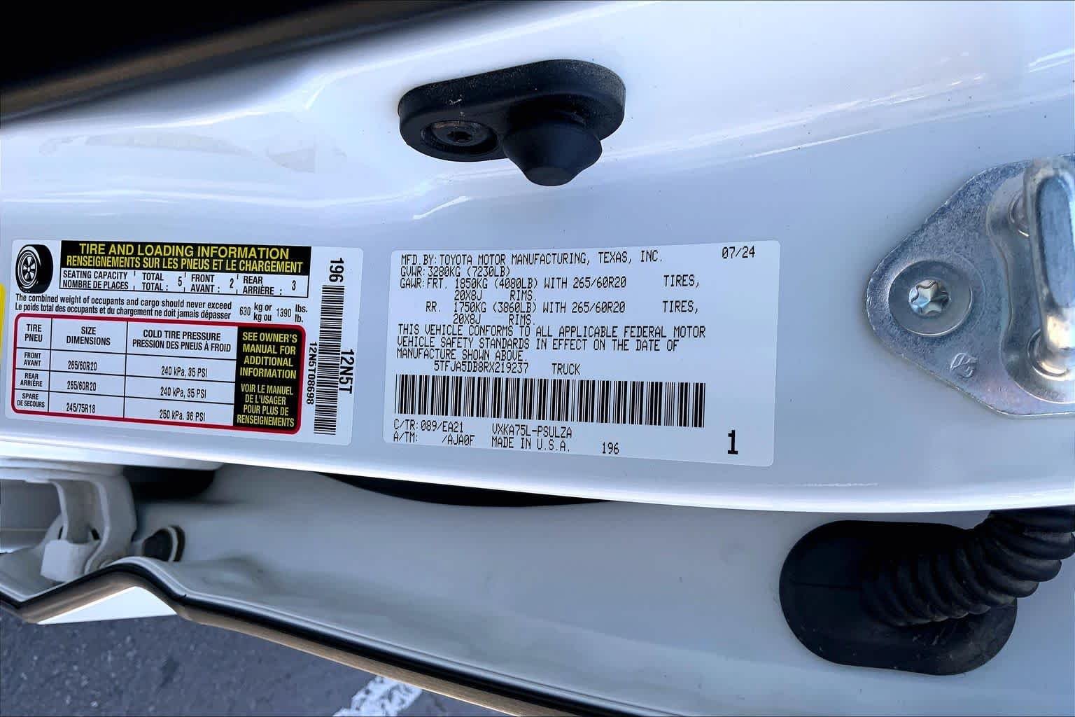 Used 2024 Wind Chill Pearl Toyota Limited image 34