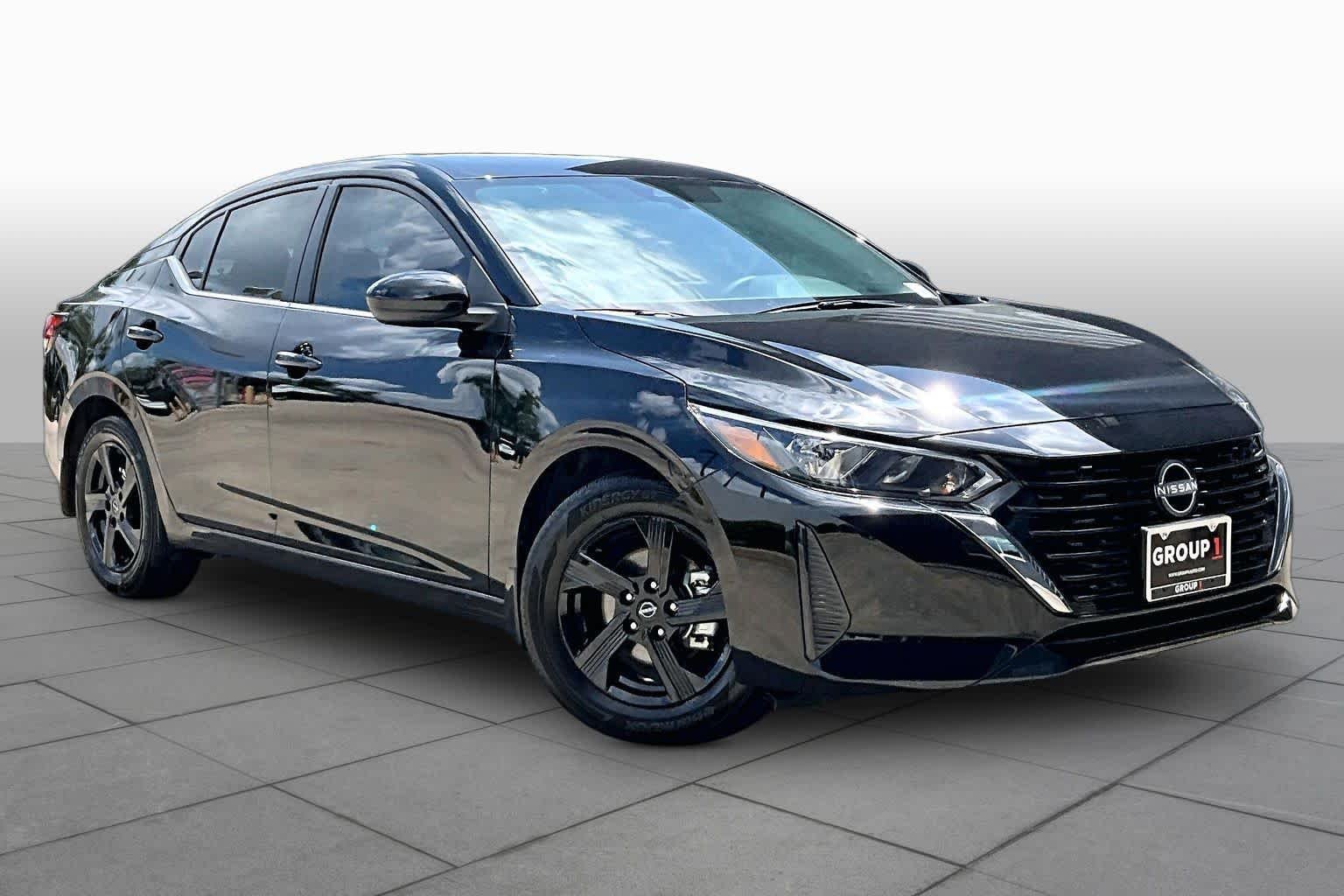 Used 2025 Super Black Nissan SV image 3