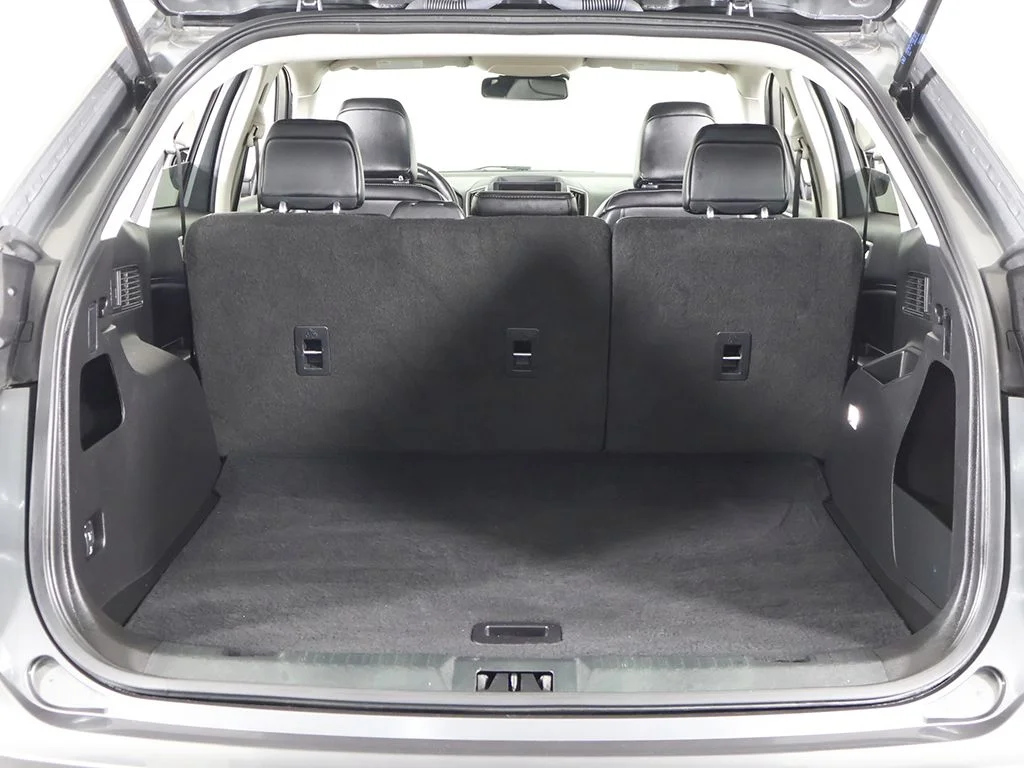 Used 2024 Gray Ford SEL image 19