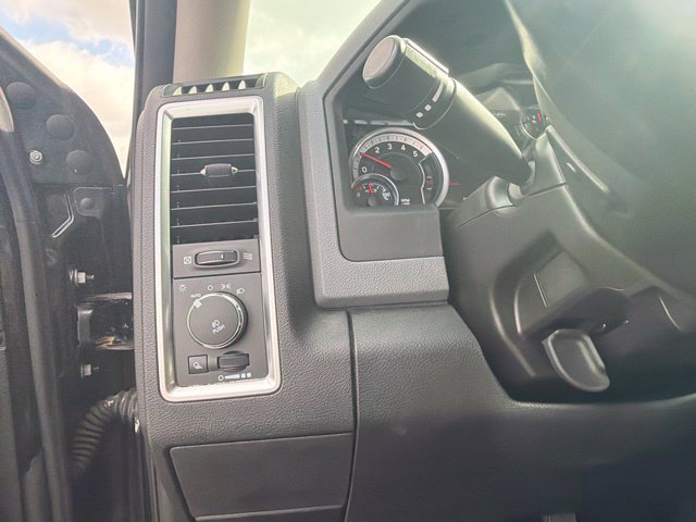 Used 2015 Brilliant Black Crystal Pearlcoat Ram Outdoorsman image 25
