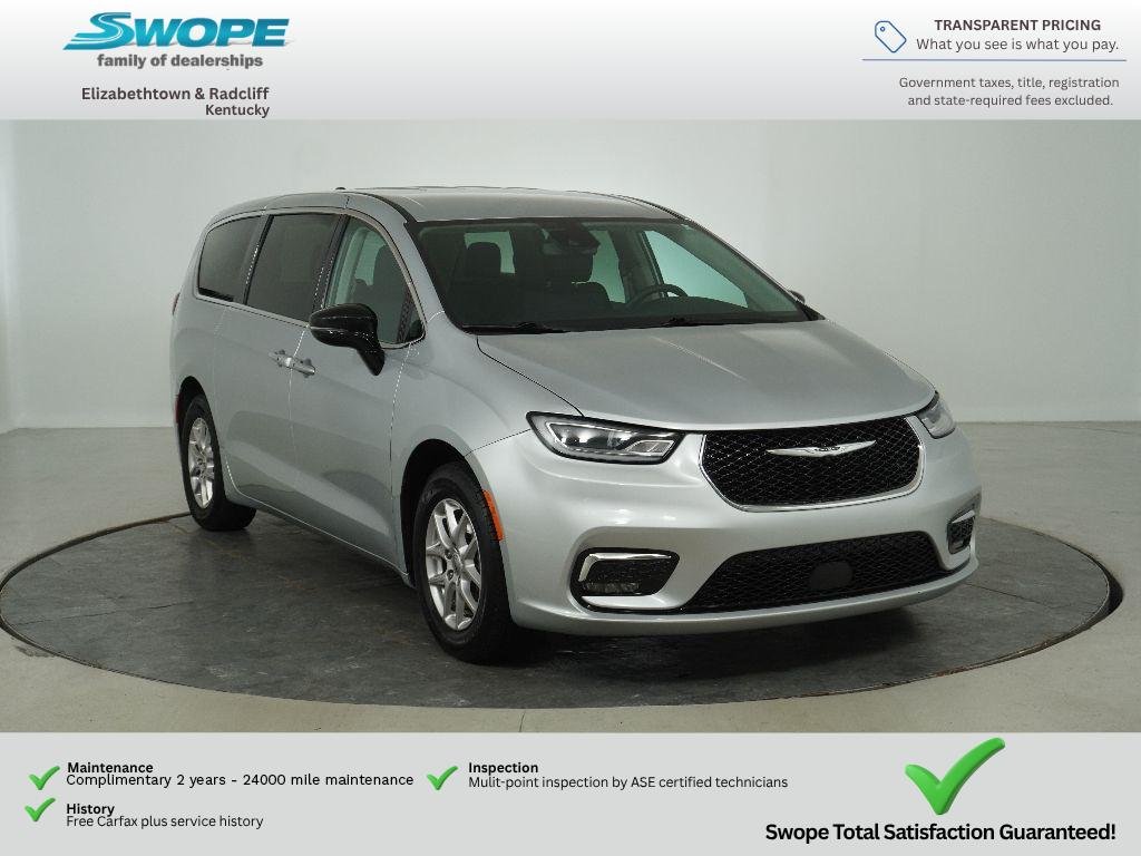 2024 Chrysler Pacifica Touring L's photo