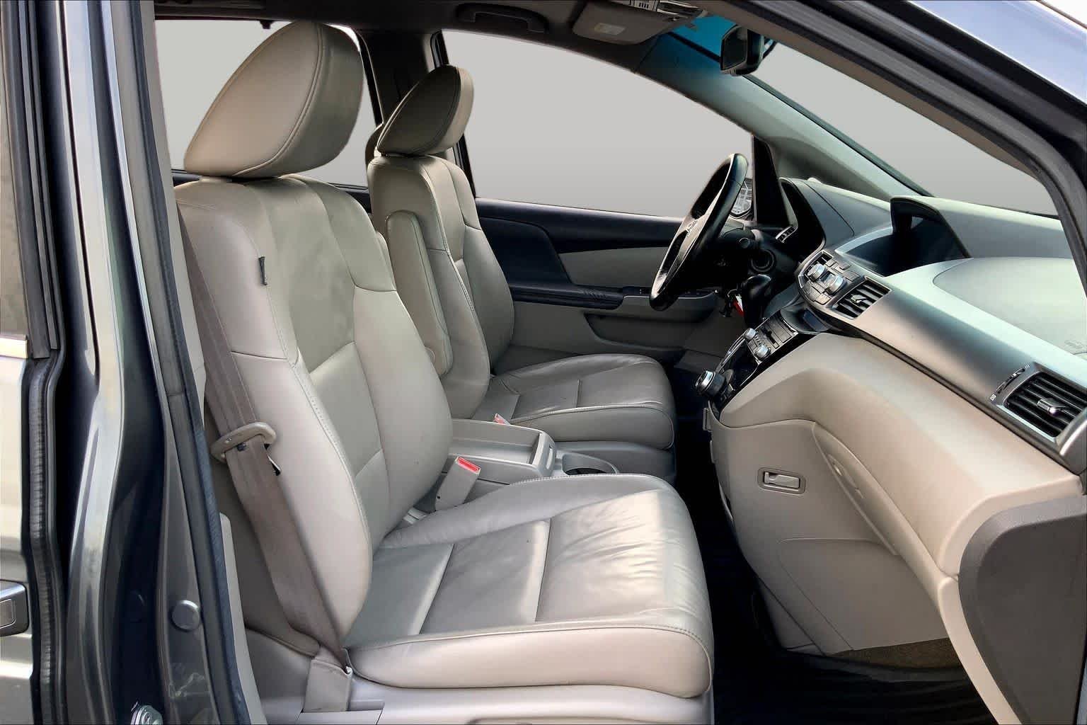 Used 2013 Polished Metal Metallic Honda EX-L image 9