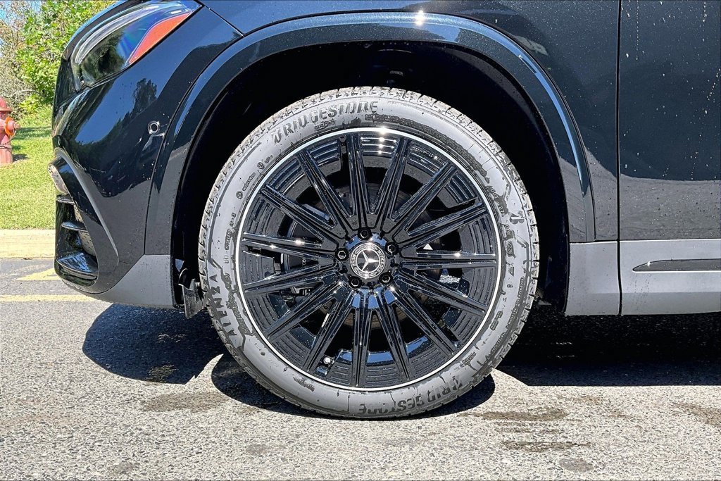 New 2026 Cosmos Black Metallic Mercedes-Benz GLA 250 image 26