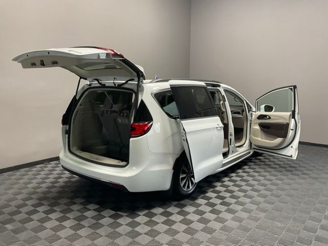 Certified Used 2021 Bright White Clearcoat Chrysler Touring image 25