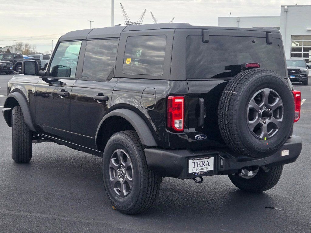 New 2025 Shadow Black Ford Big Bend® image 16