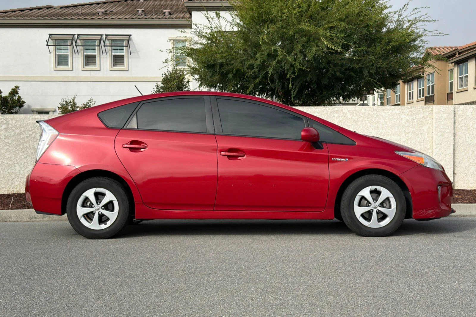 Used 2015 Red Toyota Two image 3
