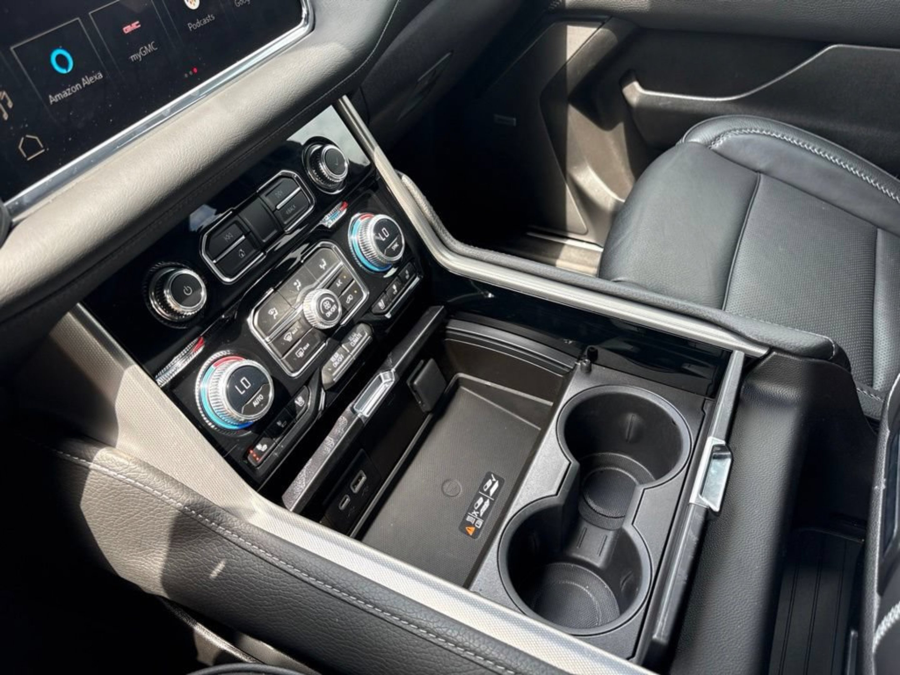 Used 2023 Sterling Metallic GMC Denali image 18