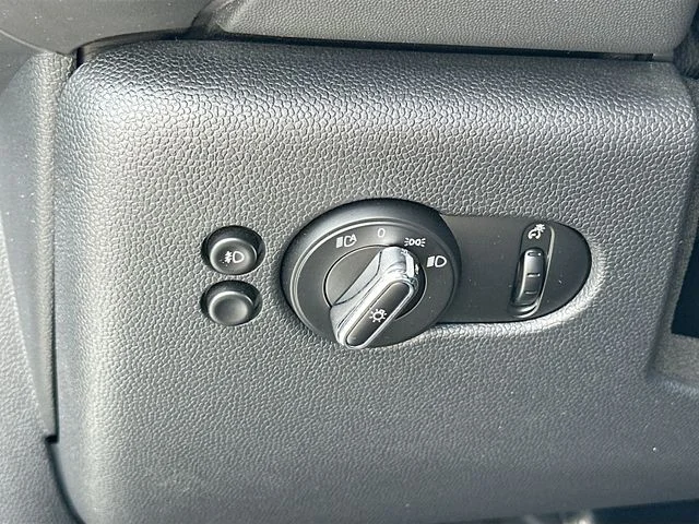 Used 2019 Gray MINI Signature image 10
