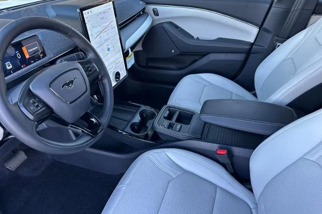 New 2026 Star White Metallic Tri-coat Ford Premium image 31