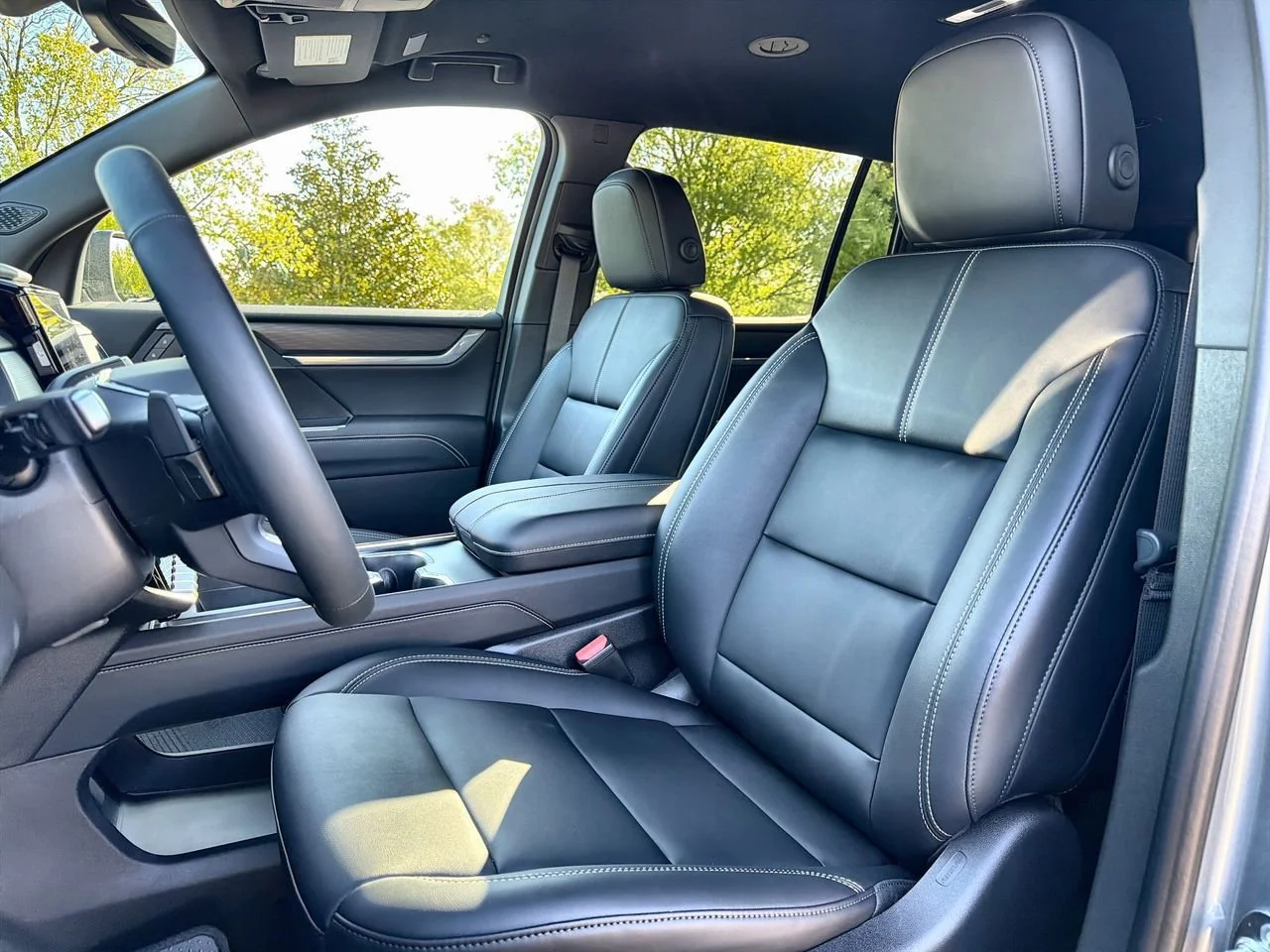 New 2026 Sterling Metallic GMC Elevation image 16