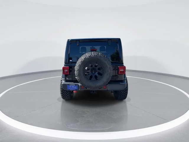Used 2018 Black Jeep Unlimited Sahara image 6