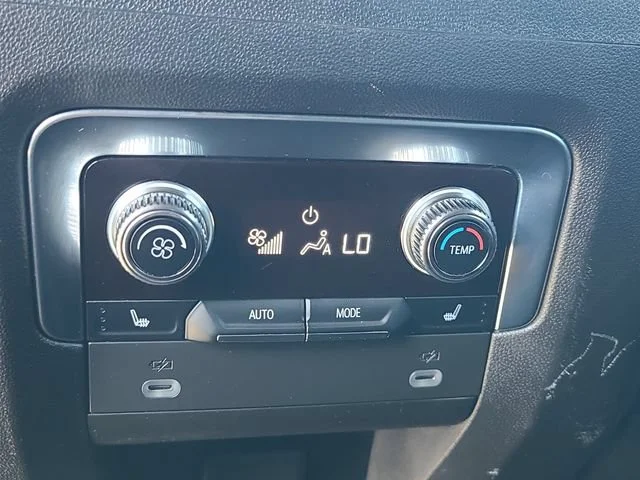 Used 2023 Onyx Black GMC Denali image 17