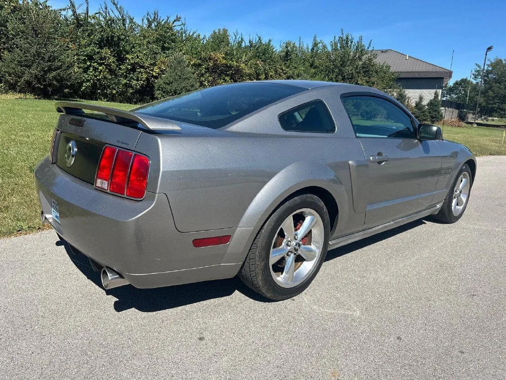 Used 2009  Ford GT image 11