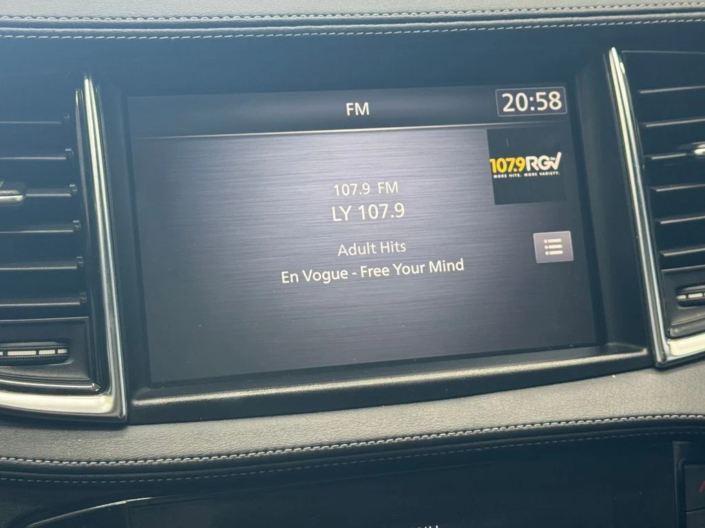 Certified Used 2022 Black INFINITI LUXE image 20