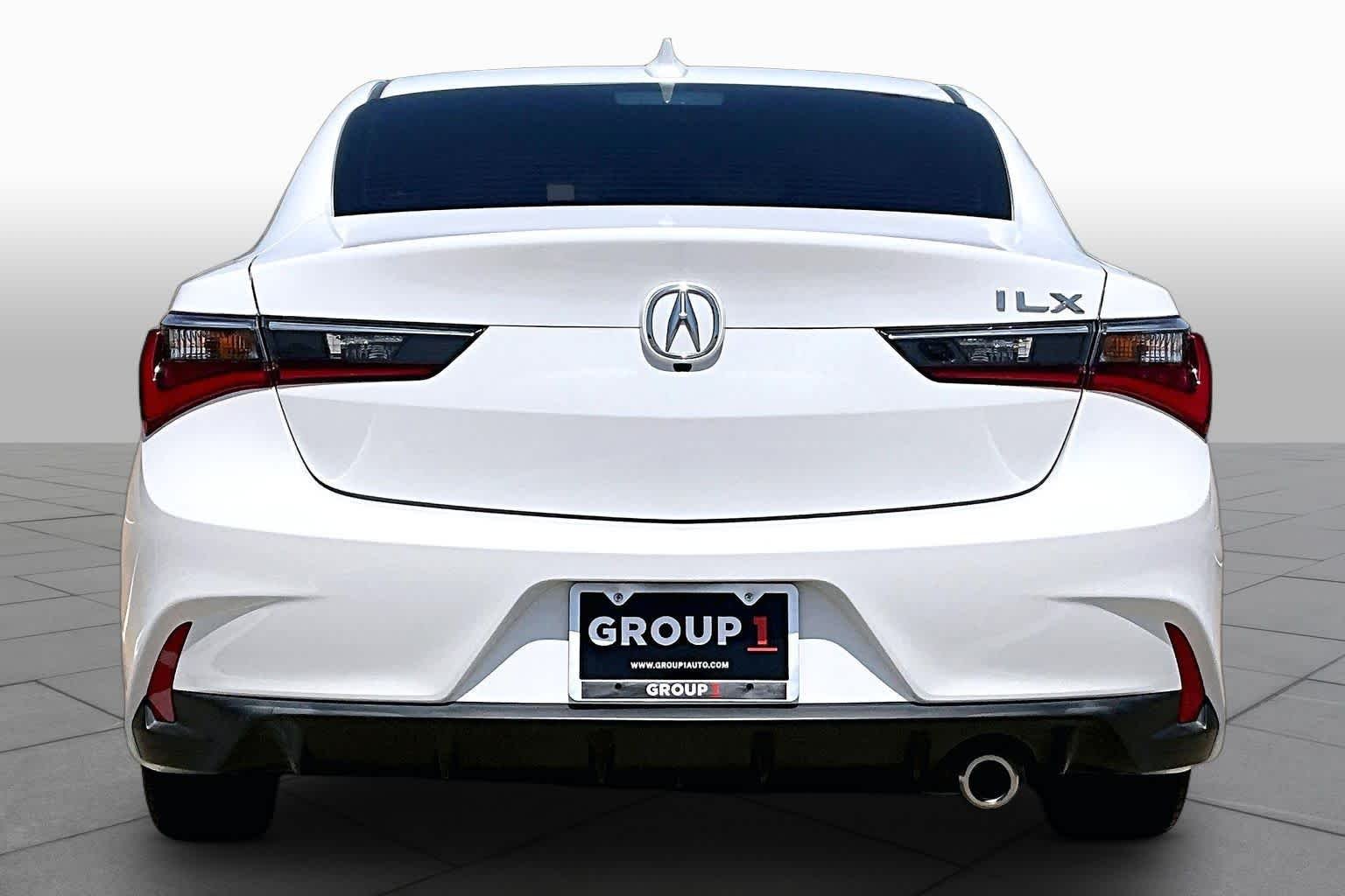 Used 2021 Platinum White Pearl Acura w/Premium Package image 5