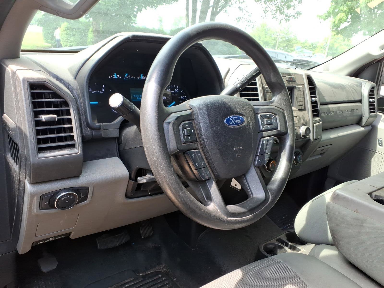 Used 2019 Oxford White Ford XL image 9