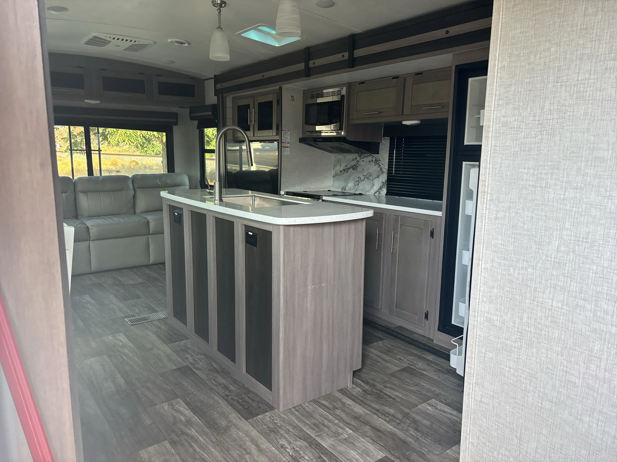 Used 2022  CROSSROADS SUNSET TRAIL SUPER LITE image 9