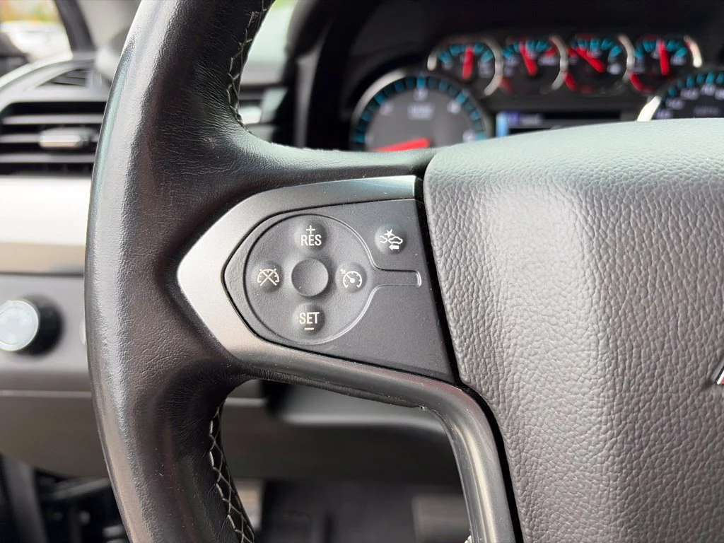 Used 2019 Black Chevrolet LS image 27