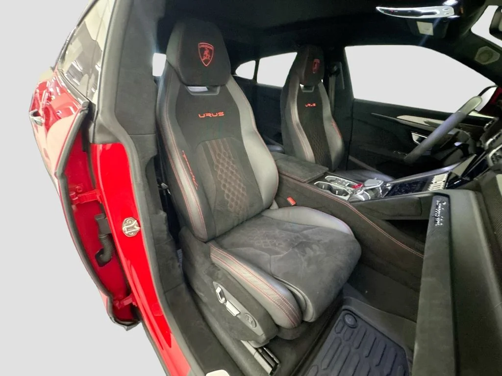 Used 2023 Rosso Mars Metallic Lamborghini Performante image 31