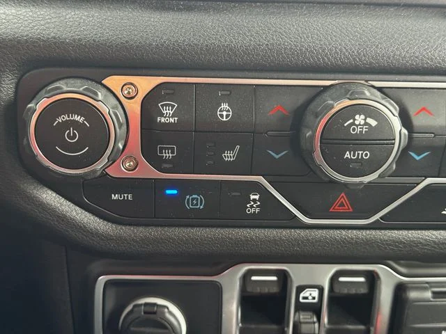 Certified Used 2025  Jeep Sport S 4xe image 34