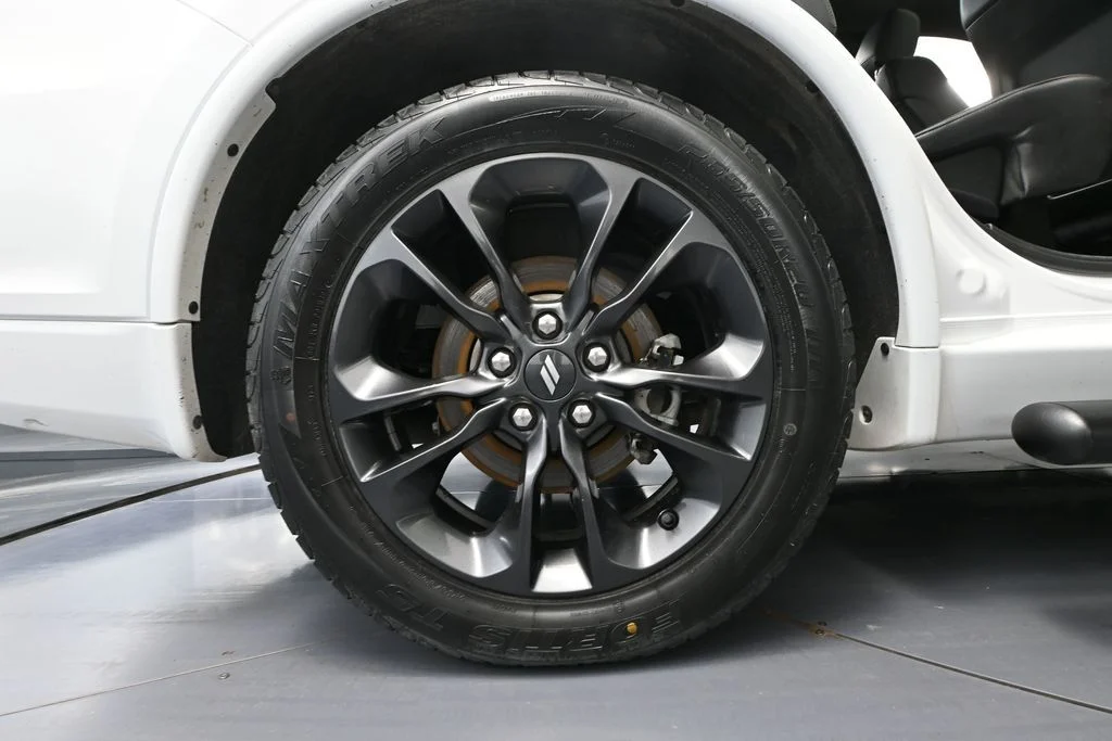 Certified Used 2024 White/off-white Dodge R/T Premium image 17