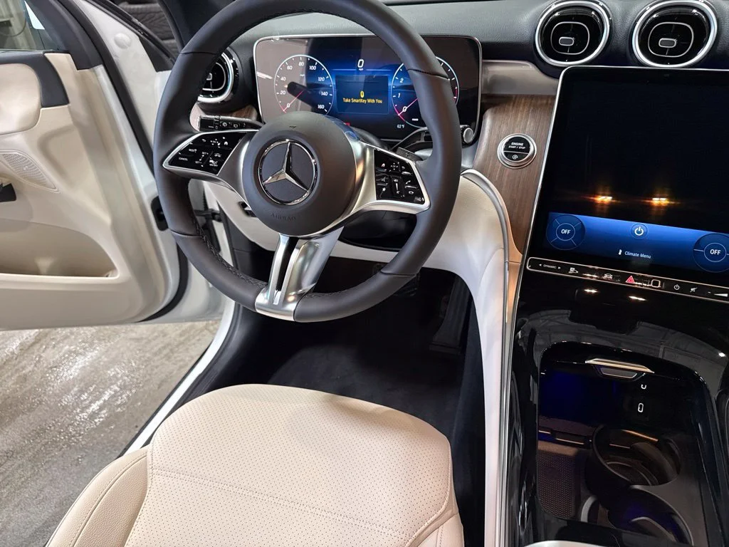 New 2027 Polar White Mercedes-Benz GLC 300 image 23