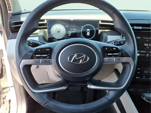 Used 2023 White Hyundai SEL image 23