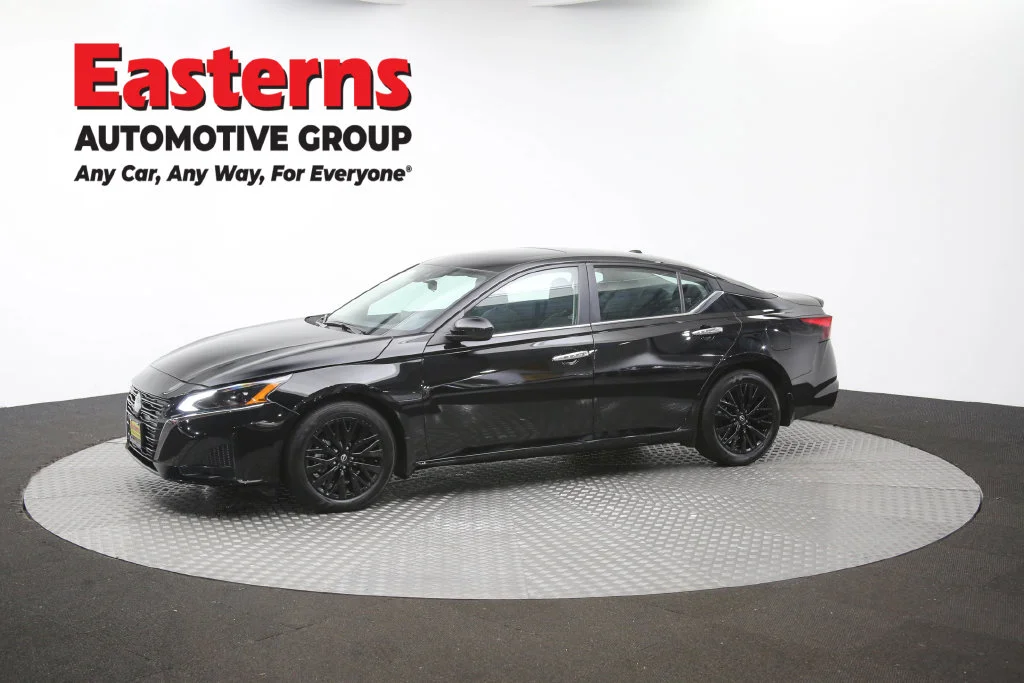 Used 2025 Black Nissan 2.5 SV image 59