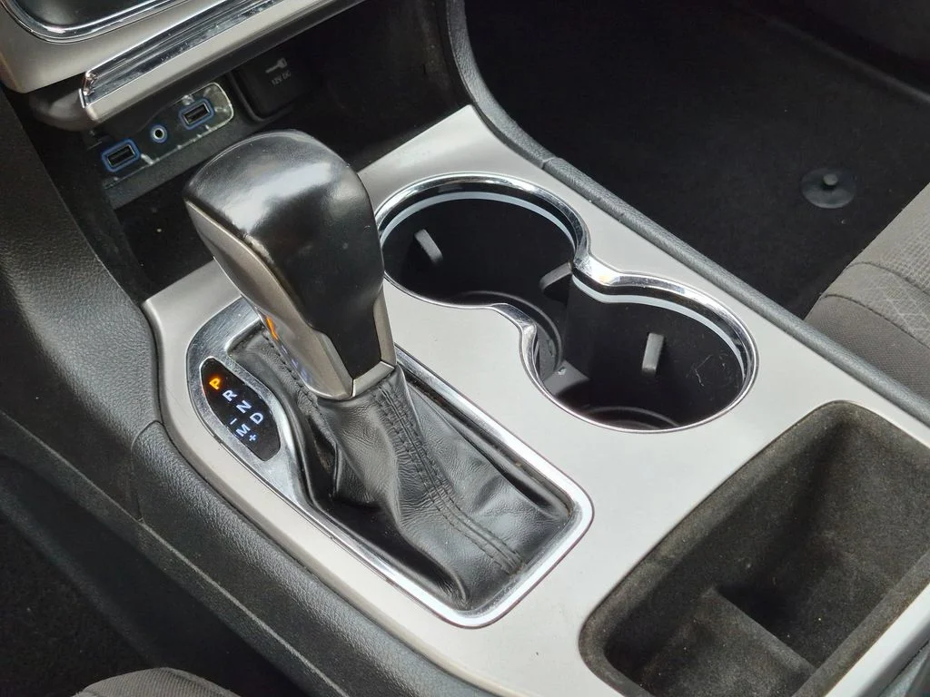 Used 2020 White Jeep Laredo E image 16